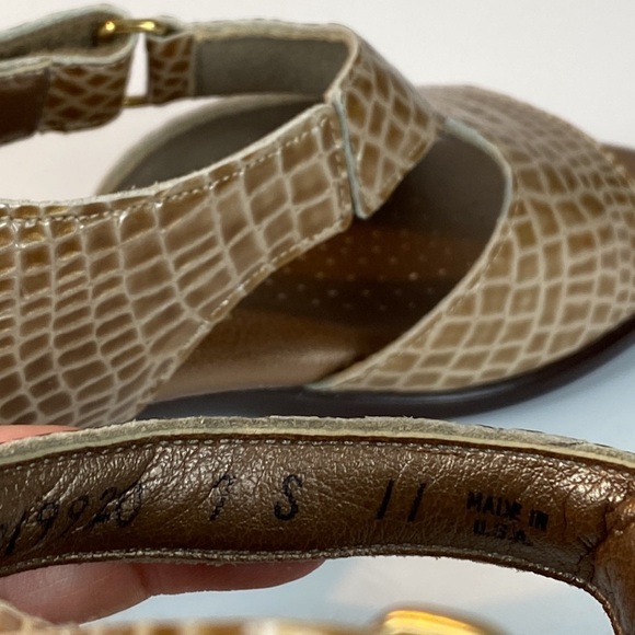 SAS Suntimer Heel Strap Sandal in Beige Croc Color Size 7S(slim) - Picture 12 of 15